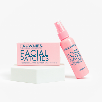 Frownies Rose Water Hydrator och Facial Patches-förpackning sida vid sida mot vit bakgrund.