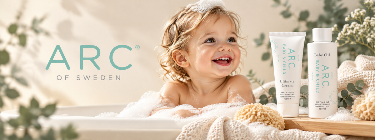 ARC of Sweden Baby & Child med Ultimate Cream och Baby Oil i en mjuk, naturlig badmiljö.